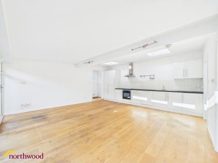 1 bedroom Detached house to let in Manor Road, Adderbury, OX17