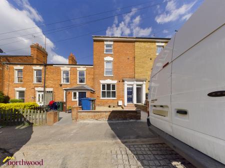 1 bedroom House share to let in West Street, Banbury, OX16