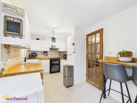 3 bedroom End of terrace house for sale in Talbot Close, Banbury, OX16