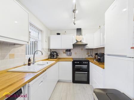 3 bedroom End of terrace house for sale in Talbot Close, Banbury, OX16