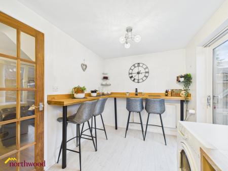 3 bedroom End of terrace house for sale in Talbot Close, Banbury, OX16