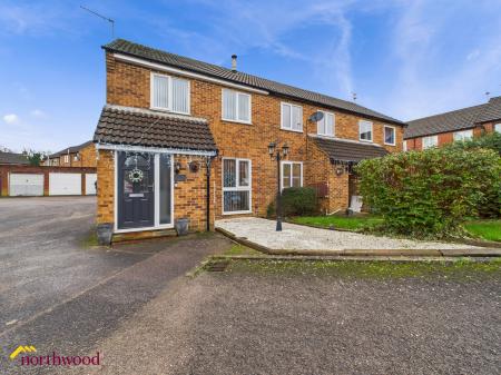 3 bedroom End of terrace house for sale in Talbot Close, Banbury, OX16