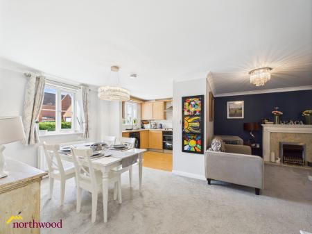 2 bedroom Flat for sale in Sir Henry Jake Close, Banbury, OX16