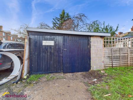 2 bedroom Terraced House to let in South Street, Banbury, OX16