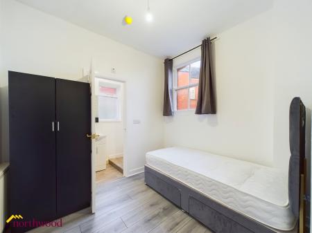 1 bedroom House share to let in 6 Horsefair, Banbury, OX16