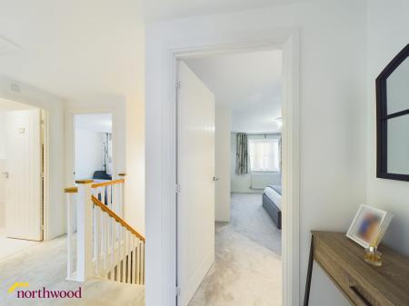 4 bedroom Detached house to let in Longdon Crescent, Bodicote, OX16