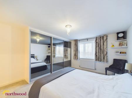 4 bedroom Detached house to let in Longdon Crescent, Bodicote, OX16