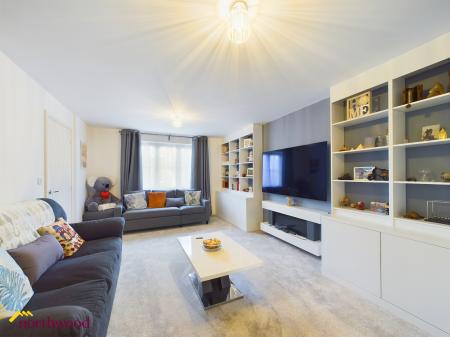 4 bedroom Detached house to let in Longdon Crescent, Bodicote, OX16