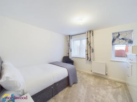 4 bedroom Detached house to let in Longdon Crescent, Bodicote, OX16