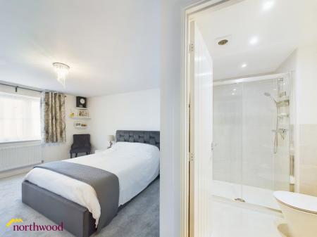 4 bedroom Detached house to let in Longdon Crescent, Bodicote, OX16