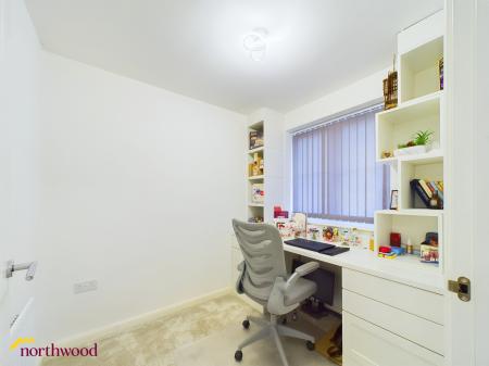 4 bedroom Detached house to let in Longdon Crescent, Bodicote, OX16