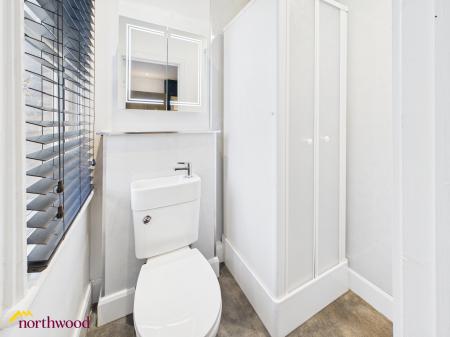 1 bedroom House share to let in High Street, Aylesbury, HP20