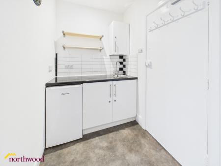 1 bedroom House share to let in High Street, Aylesbury, HP20