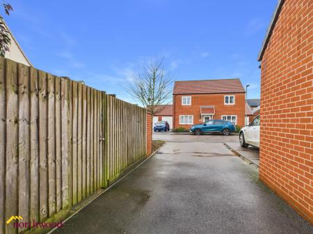 3 bedroom Semi-detached house for sale in Longford Park Road, Bodicote, OX15