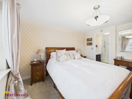 5 bedroom Detached house for sale in Reedmace Road, Banbury, OX15