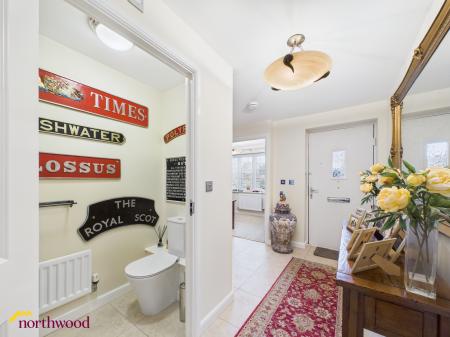 5 bedroom Detached house for sale in Reedmace Road, Banbury, OX15