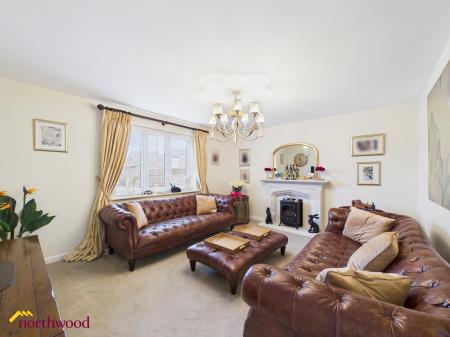 5 bedroom Detached house for sale in Reedmace Road, Banbury, OX15