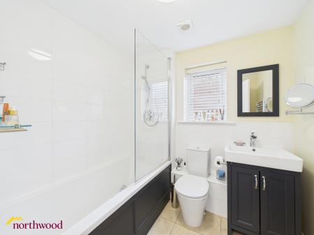 5 bedroom Detached house for sale in Reedmace Road, Banbury, OX15