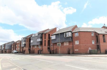 1 bedroom Flat to let in Jubilee Court, Banbury, OX16