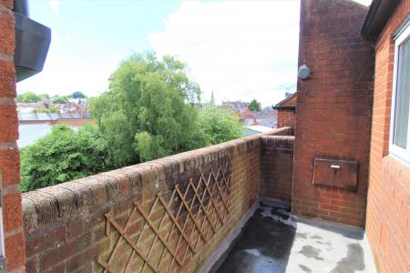 1 bedroom Flat to let in Jubilee Court, Banbury, OX16