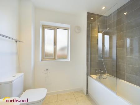 4 bedroom Detached house to let in Bailey Road, Banbury, OX16