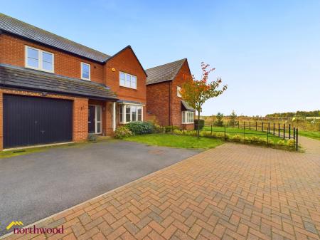 4 bedroom Detached house to let in Bailey Road, Banbury, OX16