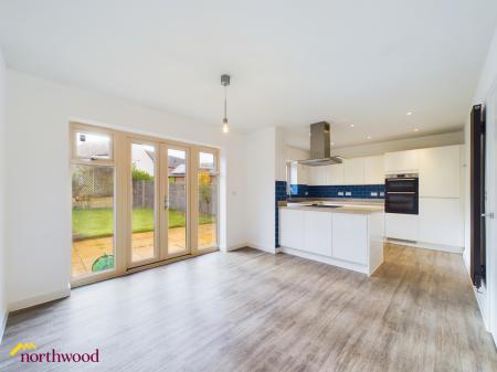 4 bedroom Detached house to let in Bailey Road, Banbury, OX16