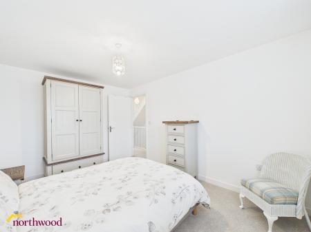 4 bedroom Semi-detached house for sale in Nickling Road, Banbury, OX16