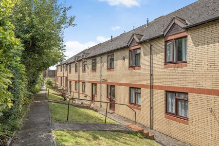 1 bedroom Flat for sale in Abyssinia Terrace, Newport, Barnstaple, EX32