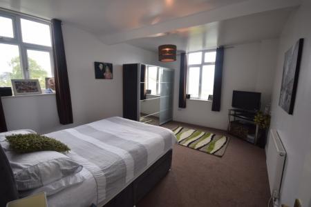 3 bedroom Flat to let in South Street, Torrington, EX38