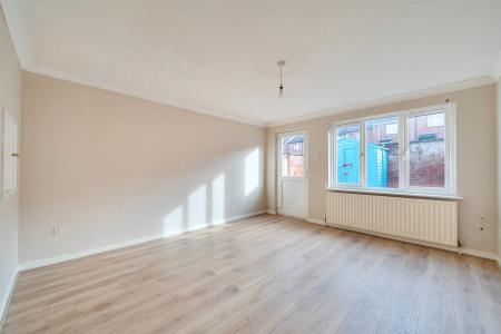 2 bedroom Terraced House for sale in Long Meadow Drive, Barnstaple, EX32