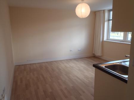1 bedroom Studio flat to let in Skyline Plaza, Basingstoke, RG21