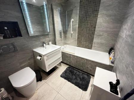 1 bedroom Flat for sale in 15-16 London Street, Town Centre, Basingstoke, RG21