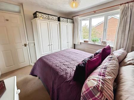 4 bedroom Detached house for sale in Lapin Lane, Hatch Warren, Basingstoke, RG22
