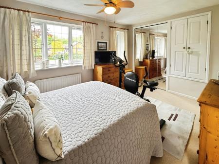 4 bedroom Detached house for sale in Lapin Lane, Hatch Warren, Basingstoke, RG22