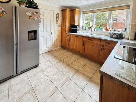 4 bedroom Detached house for sale in Lapin Lane, Hatch Warren, Basingstoke, RG22