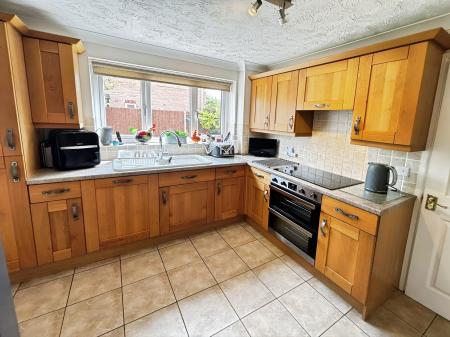 4 bedroom Detached house for sale in Lapin Lane, Hatch Warren, Basingstoke, RG22