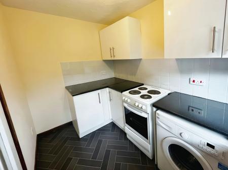2 bedroom Terraced House for sale in Malham Gardens, Hatch Warren, Basingstoke, RG22