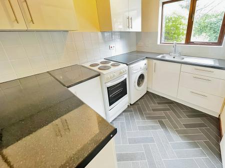 2 bedroom Terraced House for sale in Malham Gardens, Hatch Warren, Basingstoke, RG22