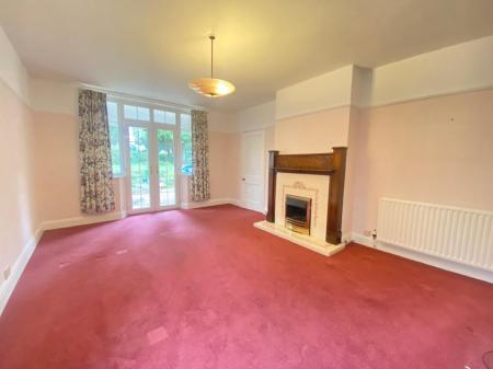 4 bedroom Detached house for sale in Shortheath Road, Farnham, GU9