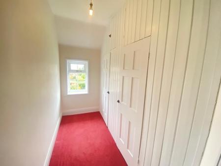 4 bedroom Detached house for sale in Shortheath Road, Farnham, GU9
