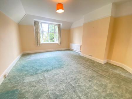 4 bedroom Detached house for sale in Shortheath Road, Farnham, GU9