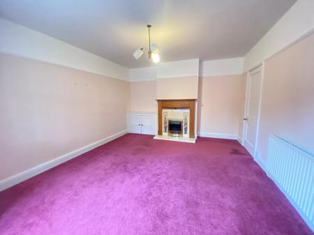 4 bedroom Detached house for sale in Shortheath Road, Farnham, GU9