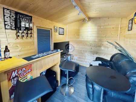 3 bedroom Terraced House for sale in Tiverton Road, Winklebury, Basingstoke, RG23