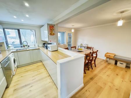 3 bedroom Terraced House for sale in Tiverton Road, Winklebury, Basingstoke, RG23