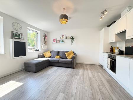 0 bedroom Studio flat for sale in Victoria Street, Town Centre, Basingstoke, RG21