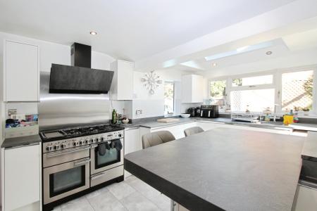 5 bedroom Detached house for sale in Vyne Road, Sherborne St John, Basingstoke, RG24