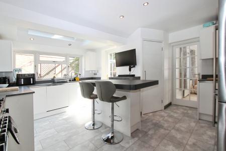 5 bedroom Detached house for sale in Vyne Road, Sherborne St John, Basingstoke, RG24
