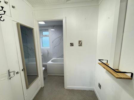 1 bedroom Studio flat to let in Tewkesbury Close, Popley, Basingstoke, RG24