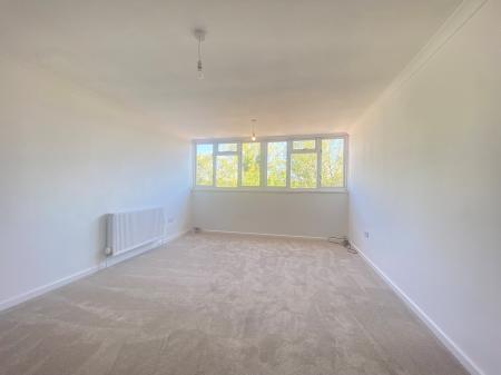 4 bedroom Terraced House to let in Malvern Close, Buckskin, Basingstoke, RG22